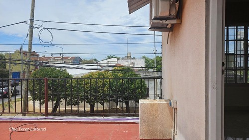 Alquiler Ph 2 Ambientes En Caseros, Con Terraza