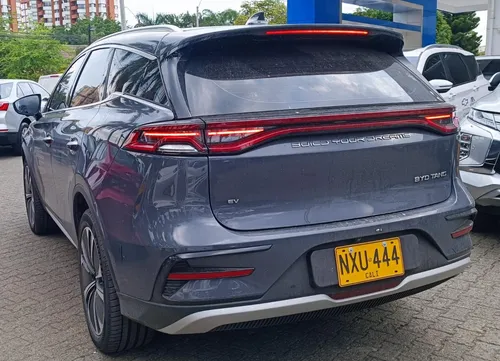 Byd Tang Modelo: 2025