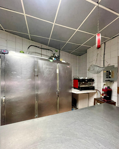 Venta Fondo De Comercio De Amplio Y Emblematico Restaurante En Los Altos Mirandinos Carrizal Rz