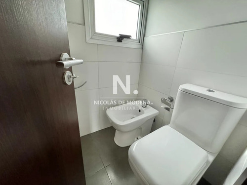 Frente Al Mar Apartamento En Venta De 2 Dormitorios En Mansa Con Parrillero Propio