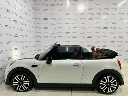 Mini Cooper Convertible 1.5 Iconic At