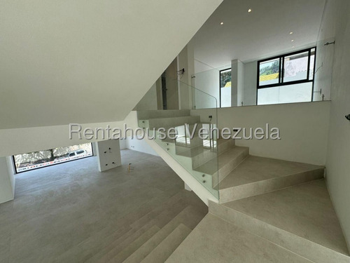 Ana Torres. Casa Dúplex En Venta 2518155 En Prados Del Este