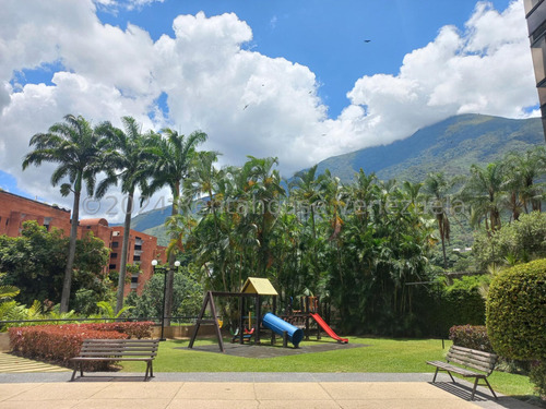 Ss: Vende Apartamento 25-2508 En Los Dos Caminos De 172 M2 De 3h/4b/2pe
