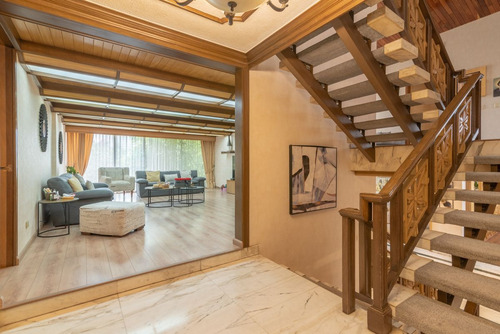 ¡descubre El Hogar De Tus Sueños En Bosques De Las Lomas!