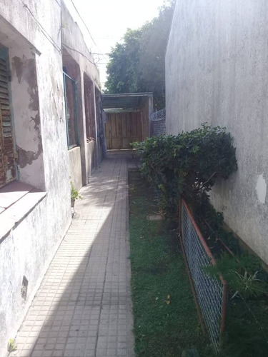 Venta De Lote Con Casa A Reciclar O Demoler En Turdera. 381m