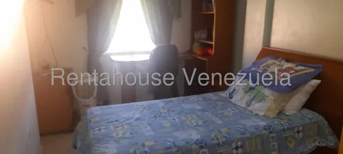 En Venta Casa - Urb. Vista Linda.