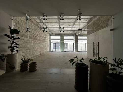 Oficina En Venta En Colonia Ladrón De Guevara, Guadalajara, Jalisco