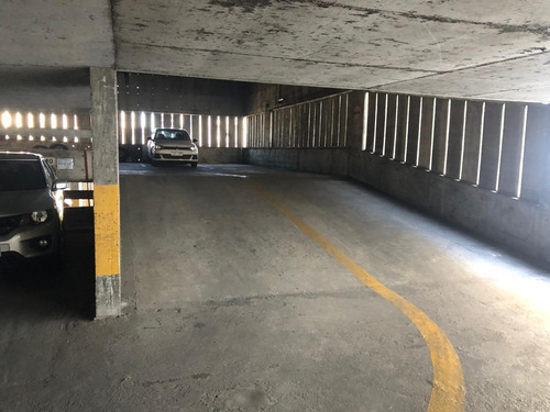Garage Fijo Mercedes Y Paraguay Opor