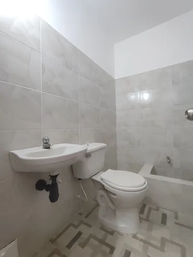Local En Arriendo En Avenida Libertadores. Cod A23870