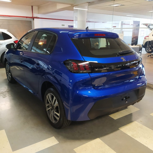 Imagen 11 de 18 de 208 Allure Tiptronic 2022