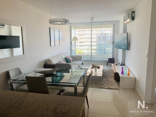 Departamento En Venta De 1 Dormitorio En Punta Del Este 