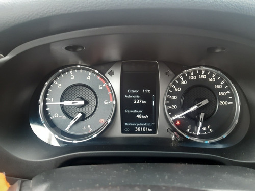 Imagen 5 de 10 de Toyota Hilux 2021 2.8 Cd Sr 177cv 4x4