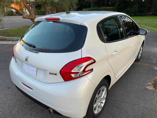 Imagen 8 de 14 de Peugeot 208 1.5 Allure Touchscreen 2015