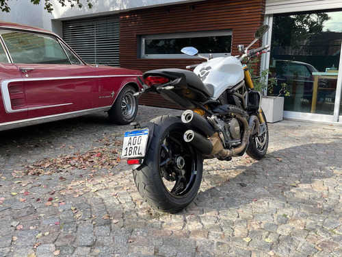 Ducati Monster 1200s