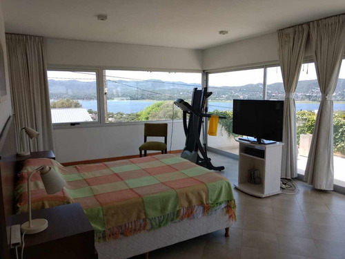 Venta Casa + Departamento V. Del Lago Carlos Paz