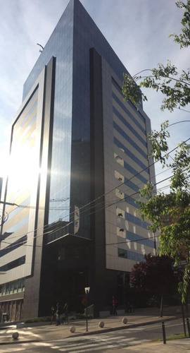 Imagen 1 de 5 de Oficina Amoblada Con Excelente Ubicación E Iluminación.
