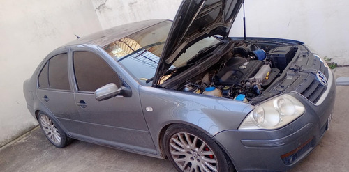 Volkswagen Bora 1.8 Highline T 180cv Cuero