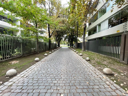 Departamento En Venta De 2 Dorm. En Lo Barnechea