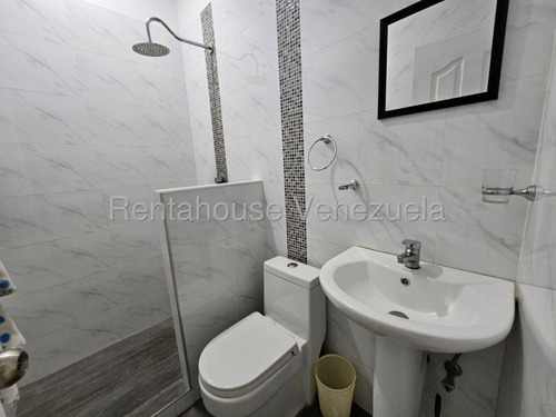 Hermosa Casa En Venta Urb. Villas Del Centro, La Morita I, Maracay, Edo. Aragua, 25-21936 Mv