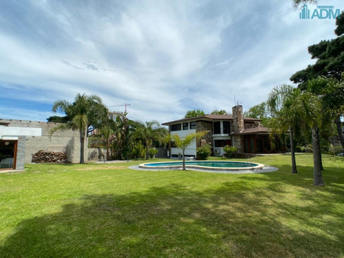 Estupenda Casa Con Piscina Climatizada