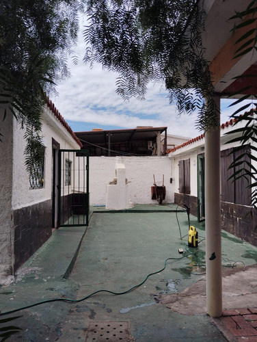Se Vende Gran Propiedad 3 Casas Mismo Predio Piscina Climatizada San Luis Lado Sur Barbacoa A 7 Cuadras Playa