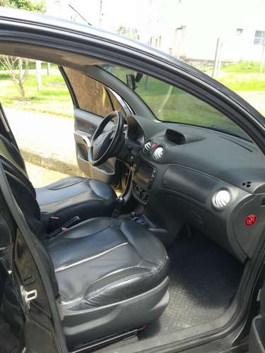 Imagem 5 de 9 de Citroën C3 2006 1.6 16v Exclusive Flex 5p