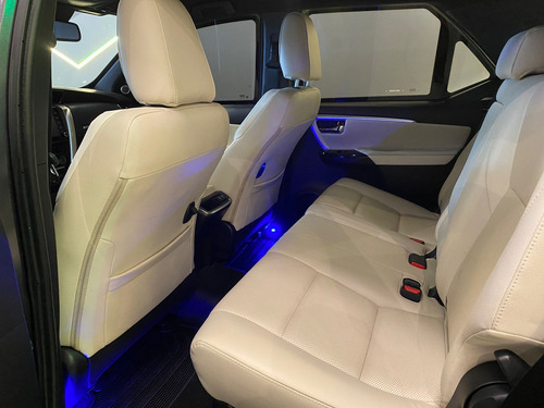 Toyota Hilux SW4 diamond