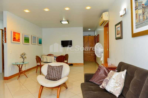 Imagem 2 de 15 de Apartamento De 3 Quartos Em Copacabana, Tonelero - Baap30045