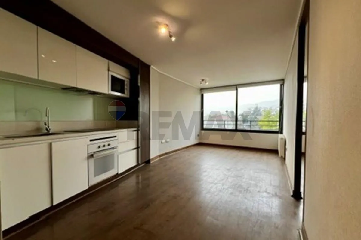 Imagen 3 de 18 de Arriendo Depto Las Condes: 1d1b + Estacionamiento