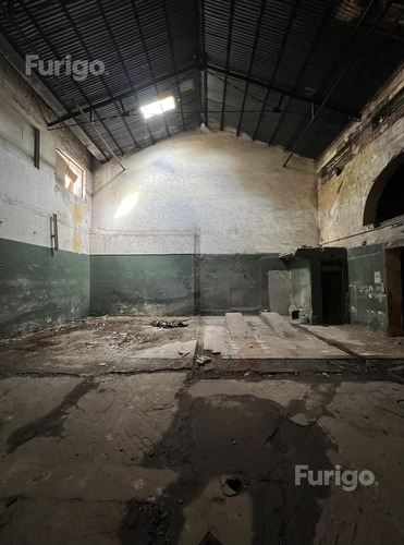 Local Comercial Centro Grande A Reciclar Frente