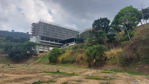 Parcela Cementerio Del Este La Guairita Detrás De La Capilla