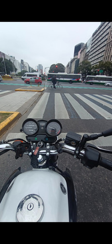 Yamaha Ybr 125 Ed Modelo 2023 Con Tan Solo 14,000klm