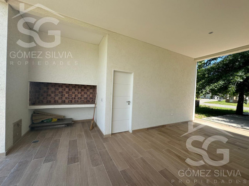 Casa En Venta 5 Ambientes Comarcas De Lujan