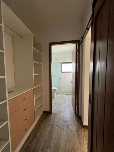 Amplia Y Moderna Casa 4d Y 3b En 5000 M2