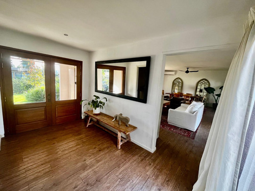 Venta Casa Colinas De Carrasco. Barrios Privados