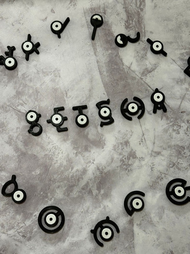 Pokemon Unown Figura 3d Con Iman