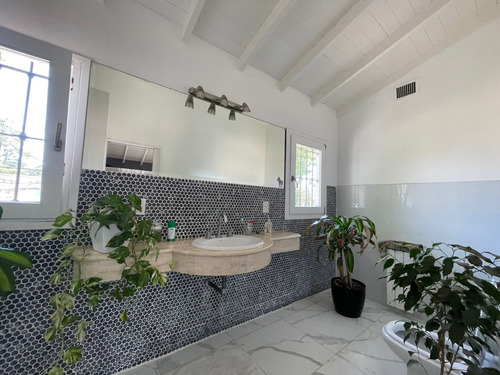 Casa En Venta - 6 Ambientes - Centro - Luján