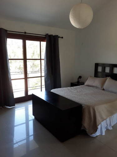 Casa En Venta De 4 Dormitorios En Jardines De Cordoba