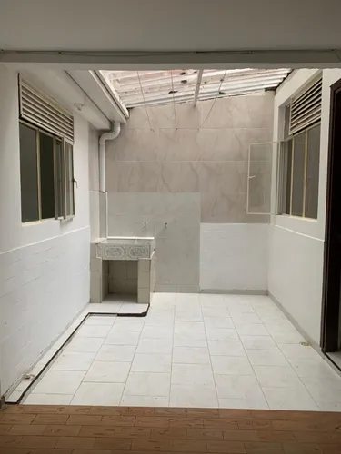 Arriendo Apartamento Primer Piso Barrio Gustavo Restrepo En Bogota