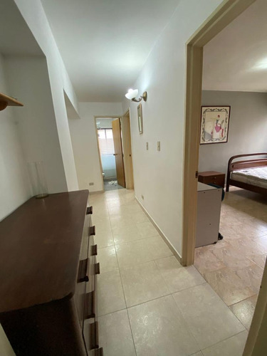 Alquiler/apto/ Las Palmas/ 139 M2/ 3hab+serv/3baños/2 Puestos