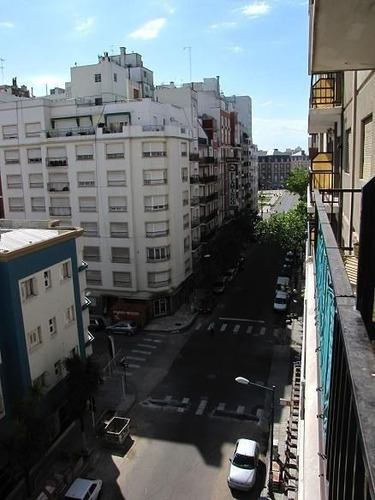 Imagen 1 de 11 de Temporada | 3 Ambientes A La Calle Con Balcón