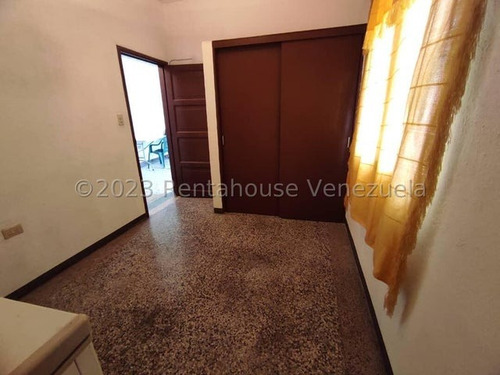 Casa Comercial En Venta En Boleita Sur Mls #23-33181 Yosmil Carrero