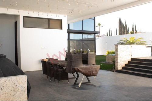 Hermosa Residencia En Venta Villas De San Miguel En Zona Con Ubicación Privilegiada En Saltillo