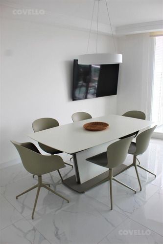 Apartamento En Alquiler En Torre Con Amenities, 2 Dormitorios En Suite, Cocina Integrada Y Toillette.-