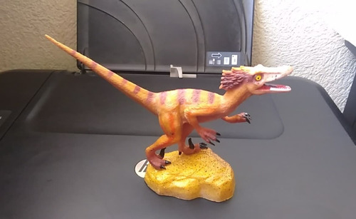 Geoworld Velociraptor Scale 1:15 Dinosaur 17 Cms