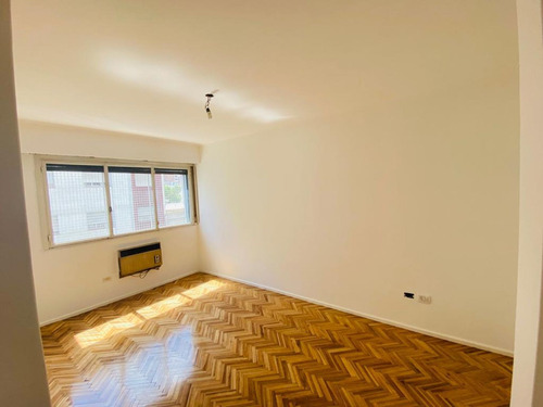Imagen 2 de 13 de Venta 2 Ambientes En Belgrano A Modernizar