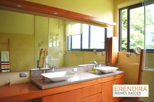 Imagen 19 de 28 de Casa En Venta Un Nivel 3-4 Recámaras Jardines Del Pedregal