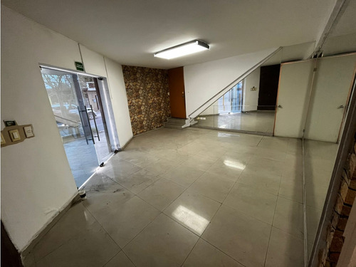 Edificio De 3 Plantas En Venta A 2 Cuadras De Cintermex