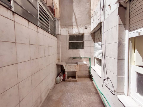 Imagen 9 de 19 de Venta De Departamento En Flores