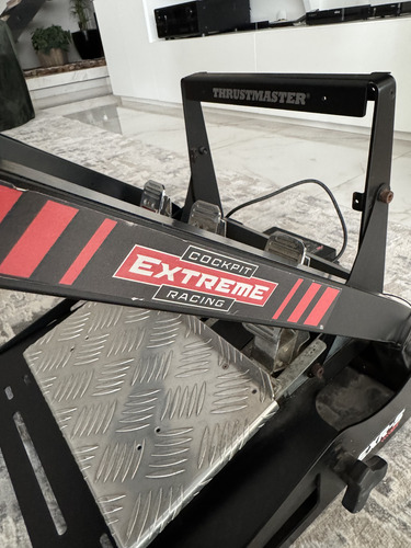 Cockpit Extreme R. Com Thrustmastert500rs/pedais/câmbio Preto (Usado)